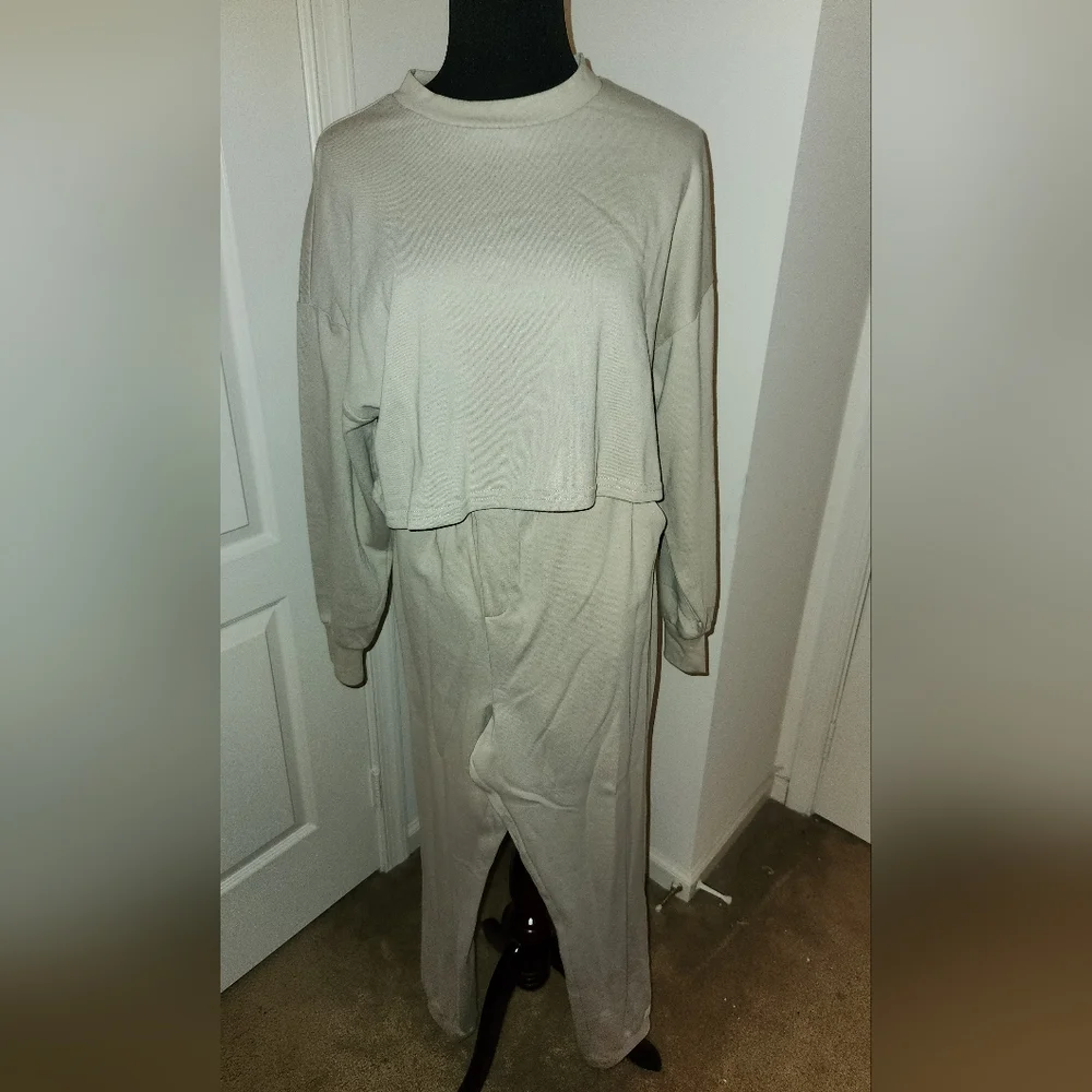 NWT!!! FASHION NOVA JOGGER SET !! - Picture 5 of 9